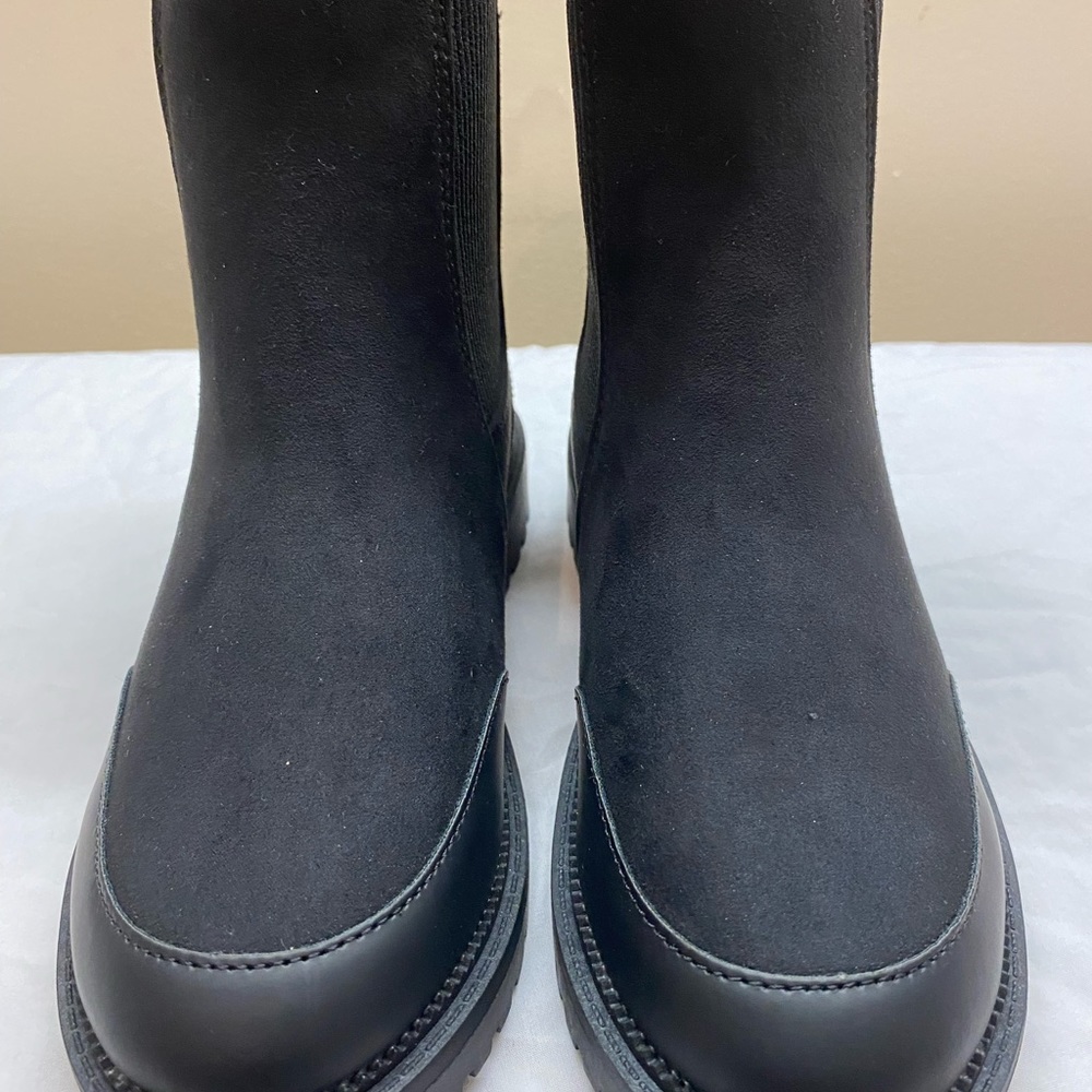 NWT | New Kids Black Boots Size 2 - Old Navy - I